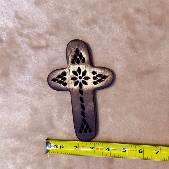 Carved Wooden Cross Rustic Home Decor India - Picture 4 of 4
